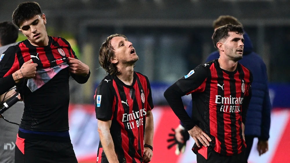 Wasteful Milan draw at Parma but level with Serie A leaders Napoli